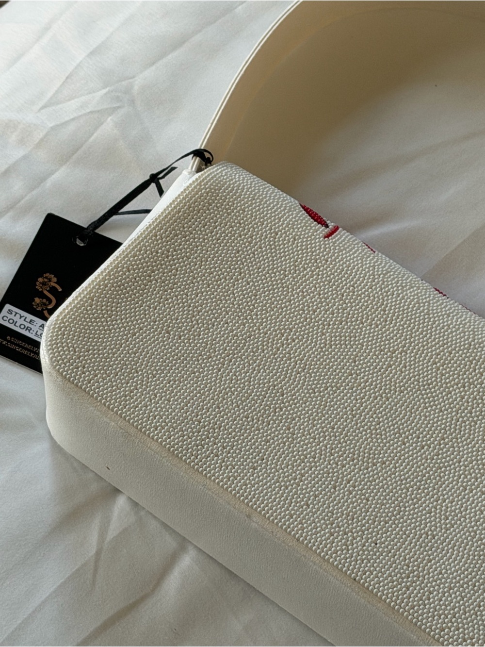 Sincerly Jules White Beaded Shoulder Bag with Red Crab & Lobster Motifs - Picture 4 of 6